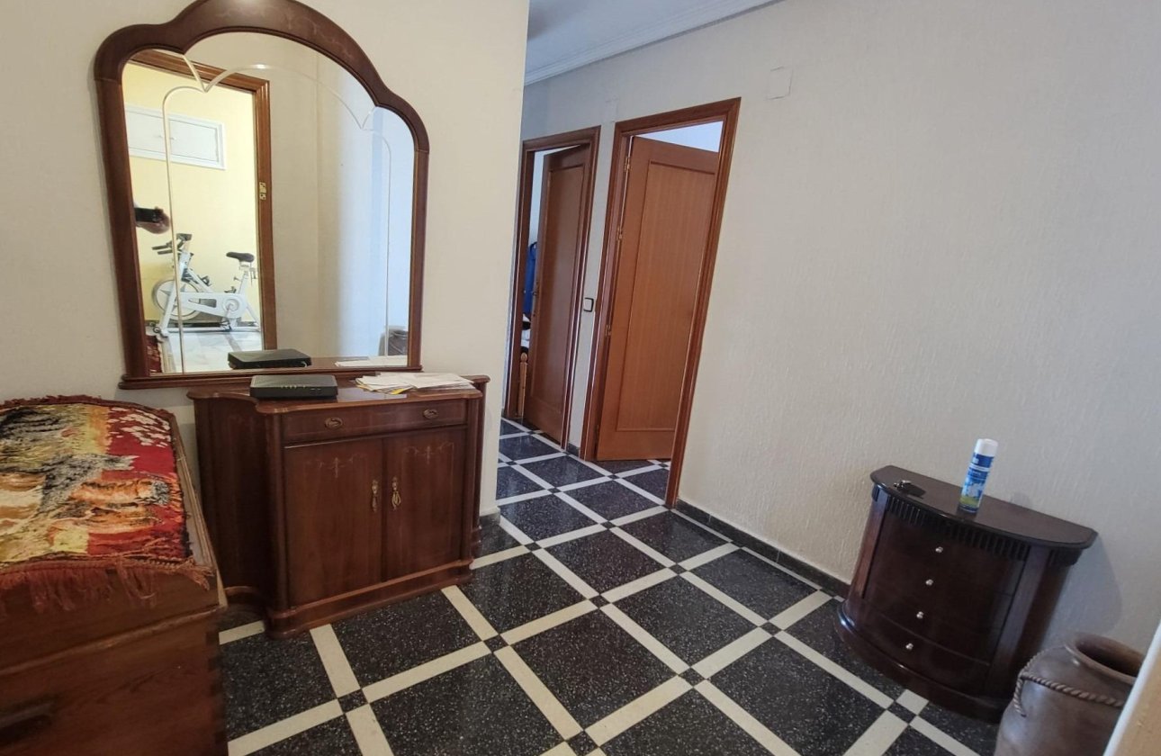 Revente - Appartement -
Torrevieja - Centro