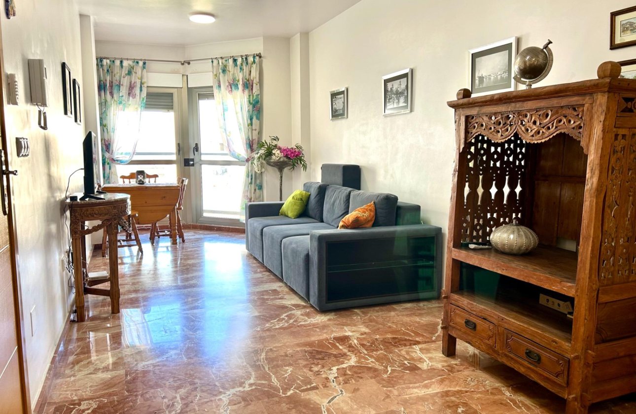 Revente - Appartement -
Torrevieja - Centro