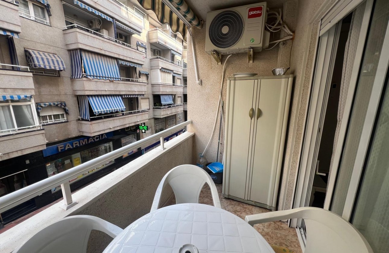 Revente - Appartement -
Torrevieja - Centro