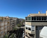 Revente - Appartement -
Torrevieja - Centro