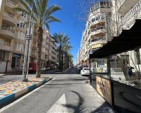 Revente - Appartement -
Torrevieja - Centro