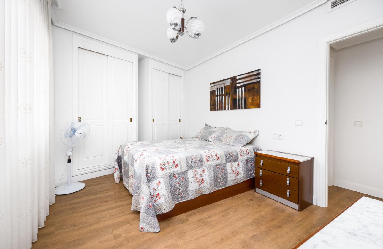 Revente - Appartement -
Torrevieja - Centro