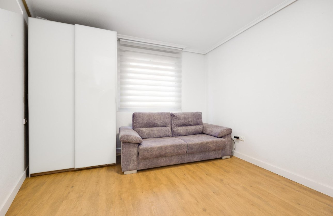 Revente - Appartement -
Torrevieja - Centro