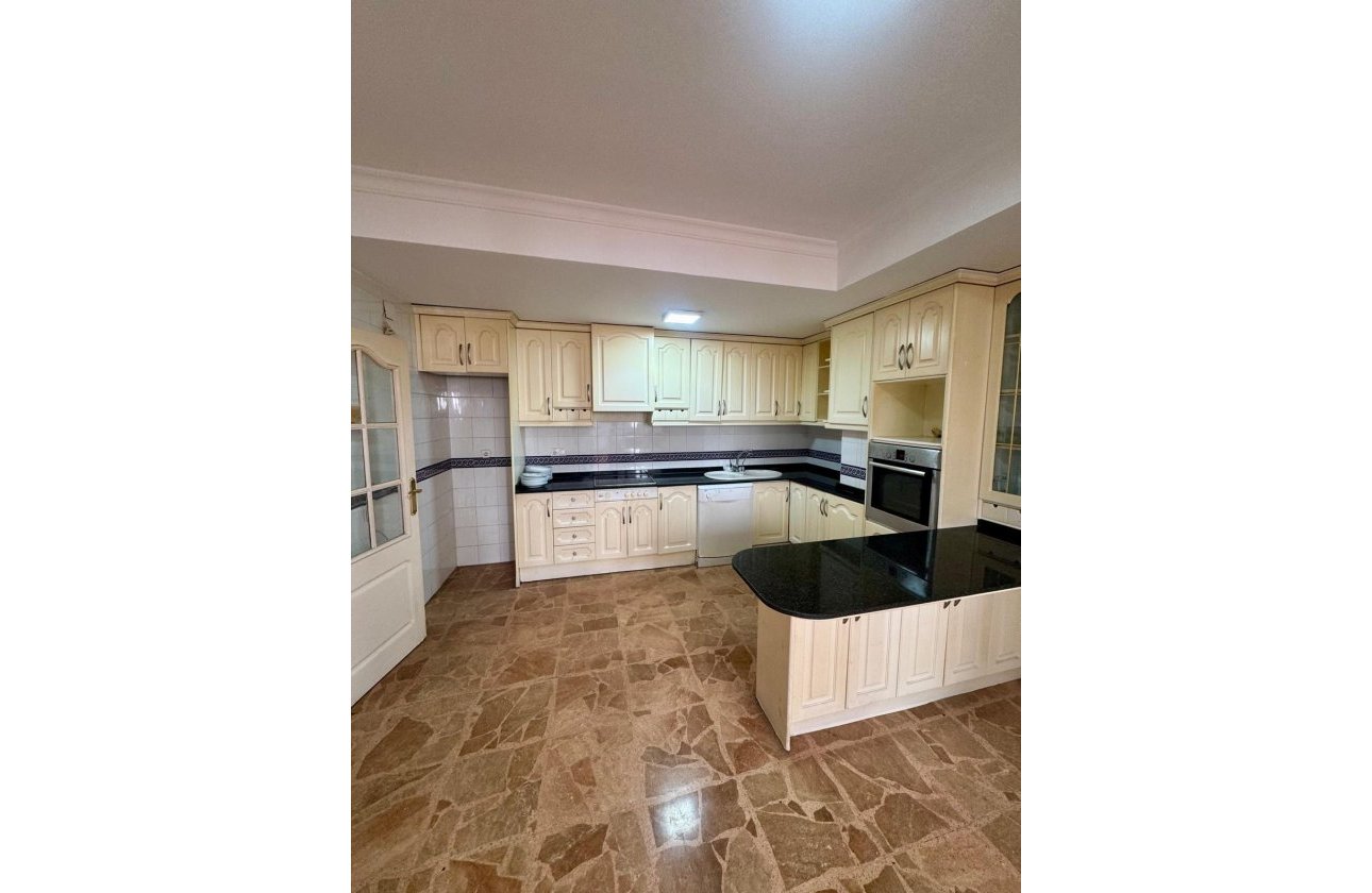 Revente - Appartement -
Torrevieja - Centro