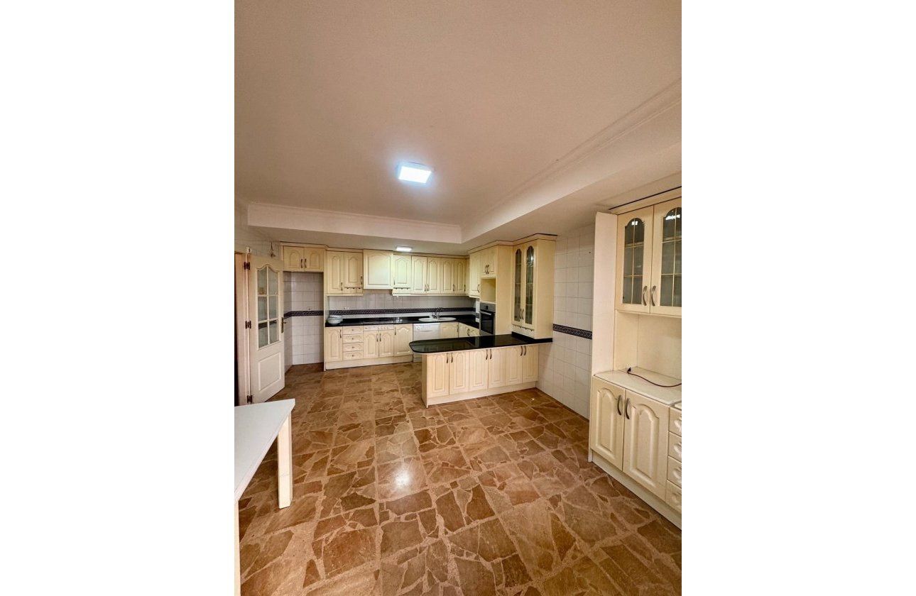 Revente - Appartement -
Torrevieja - Centro