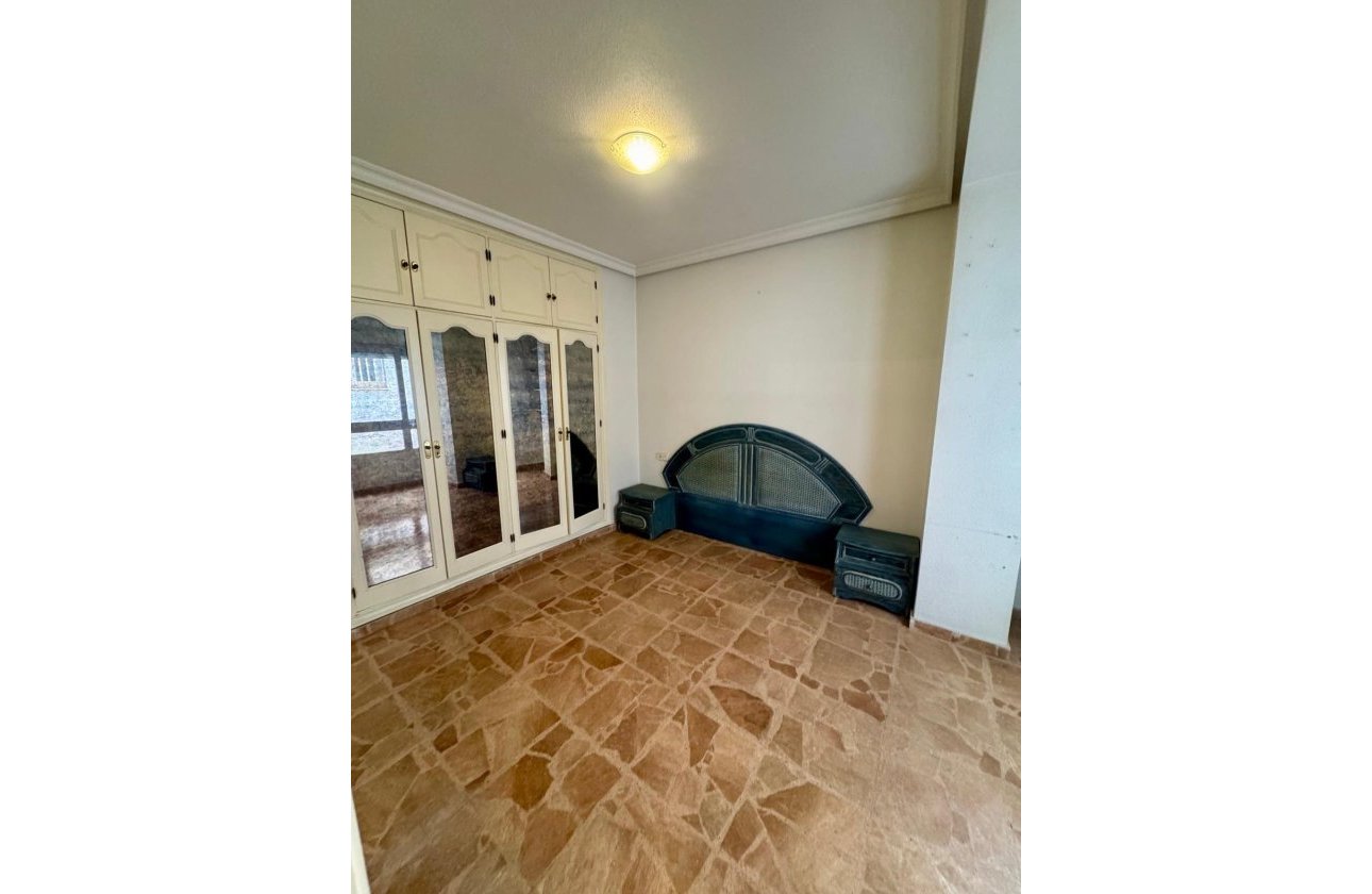 Revente - Appartement -
Torrevieja - Centro