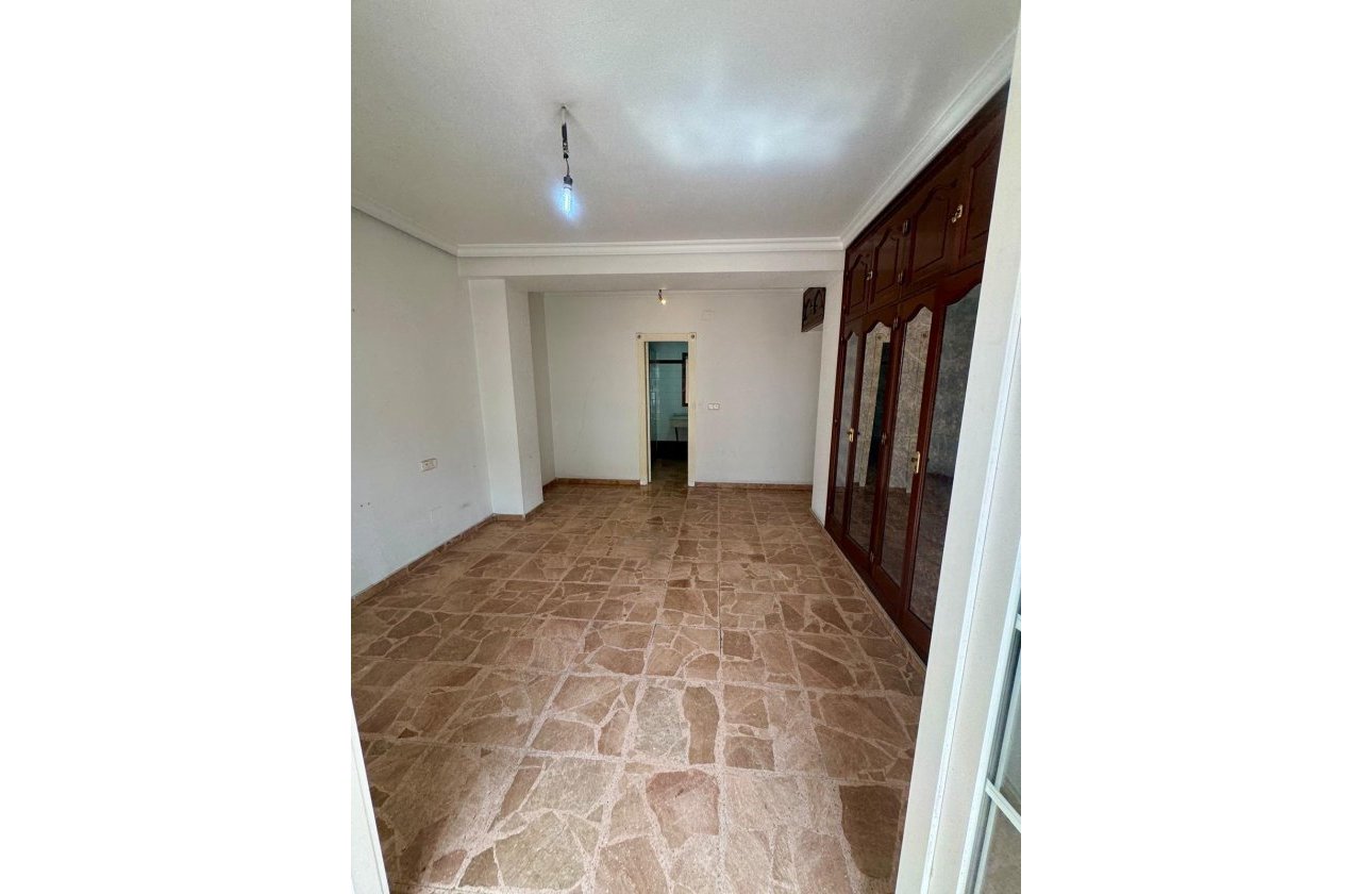 Revente - Appartement -
Torrevieja - Centro