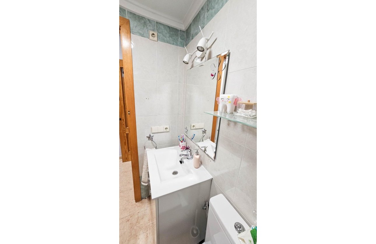 Revente - Appartement -
Torrevieja - Centro