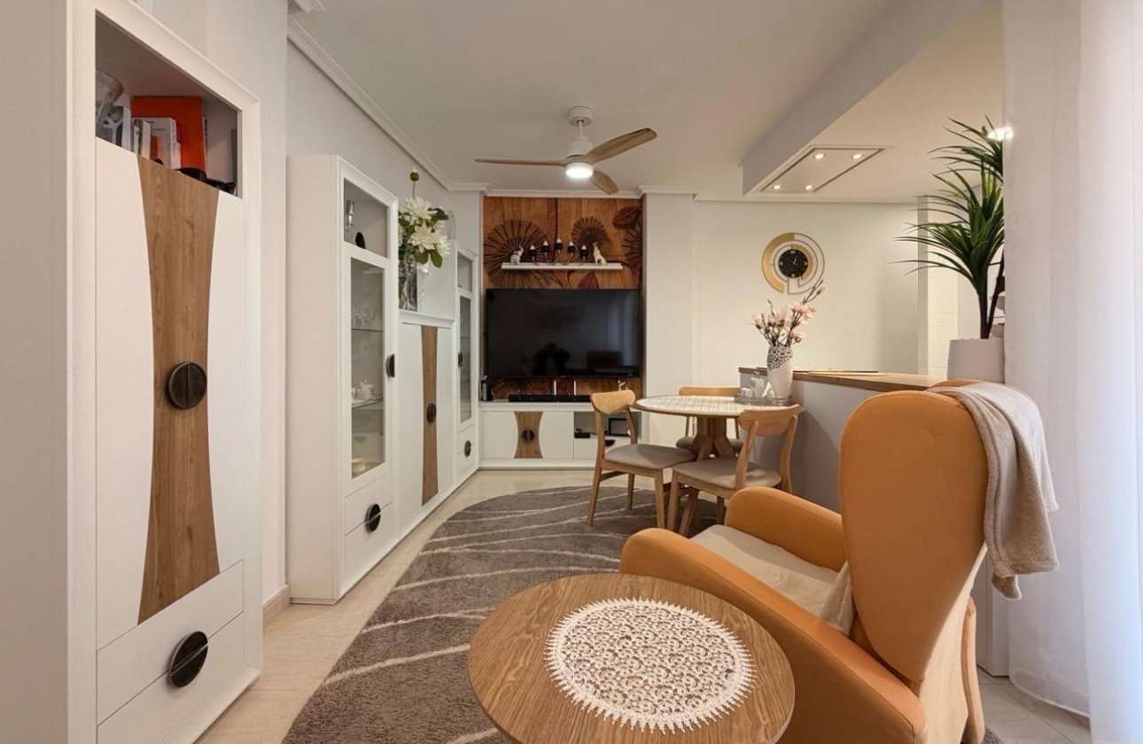 Revente - Appartement -
Torrevieja - Centro