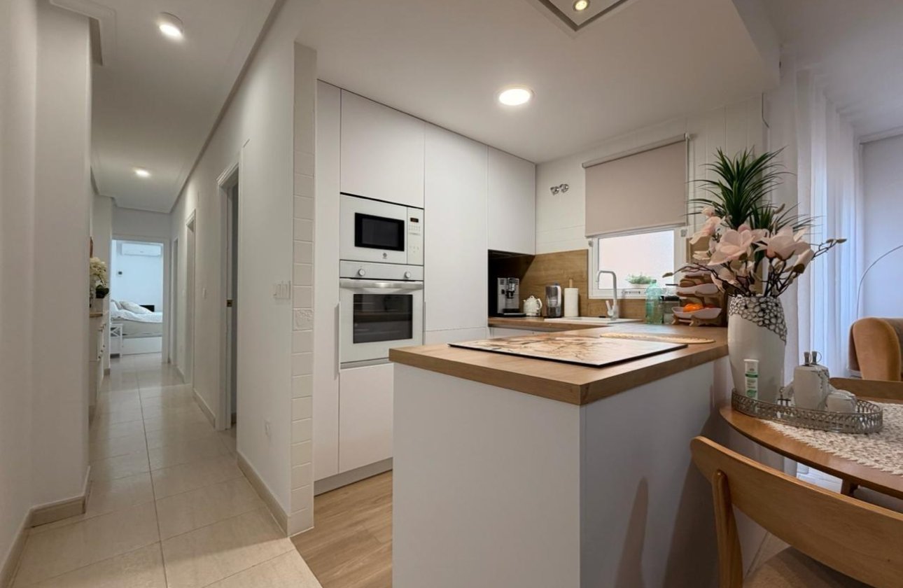 Revente - Appartement -
Torrevieja - Centro