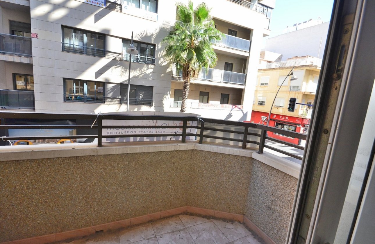 Revente - Appartement -
Torrevieja - Centro