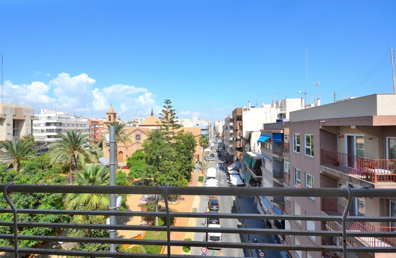 Revente - Appartement -
Torrevieja - Centro