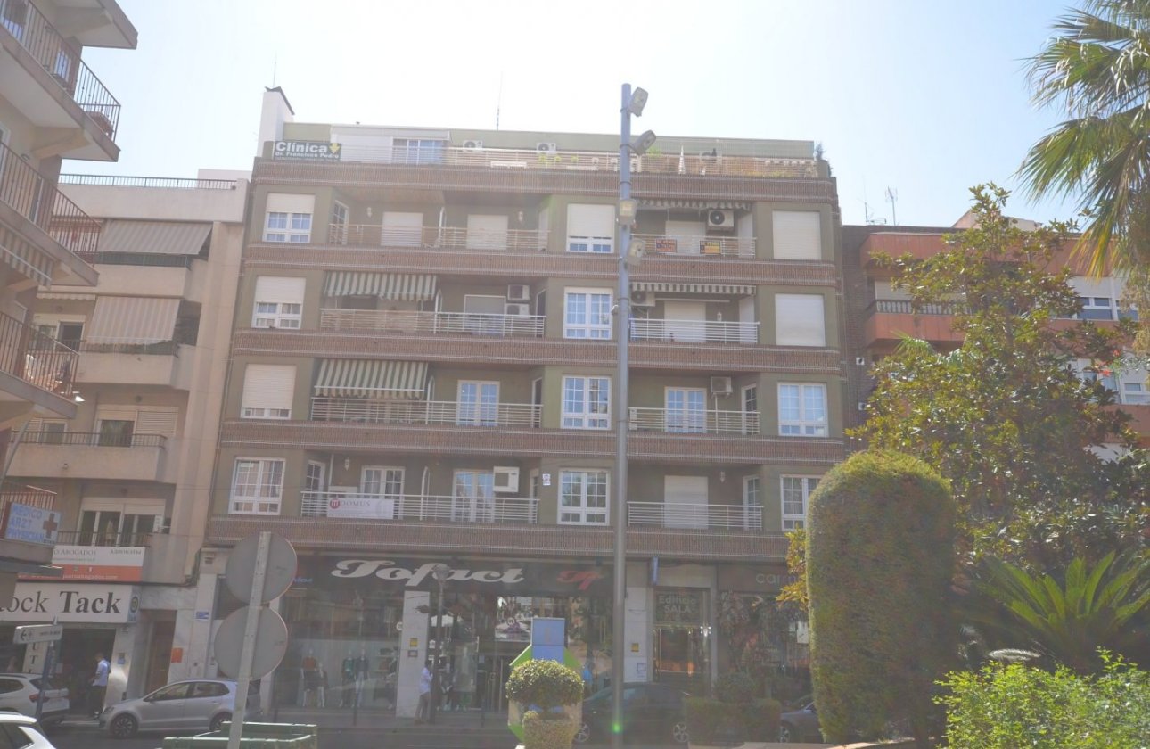 Revente - Appartement -
Torrevieja - Centro