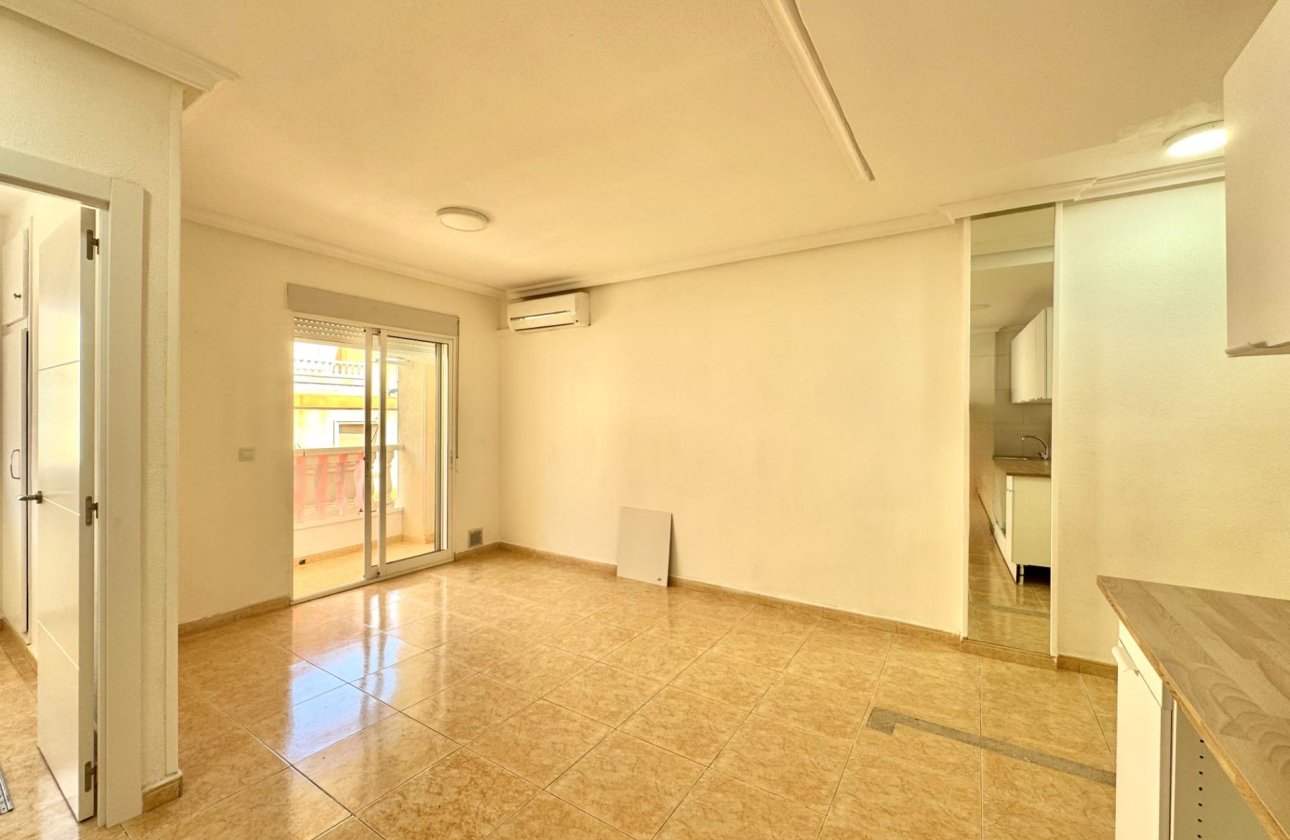 Revente - Appartement -
Torrevieja - Centro
