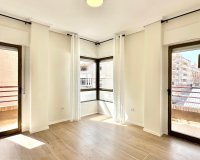 Revente - Appartement -
Torrevieja - Centro
