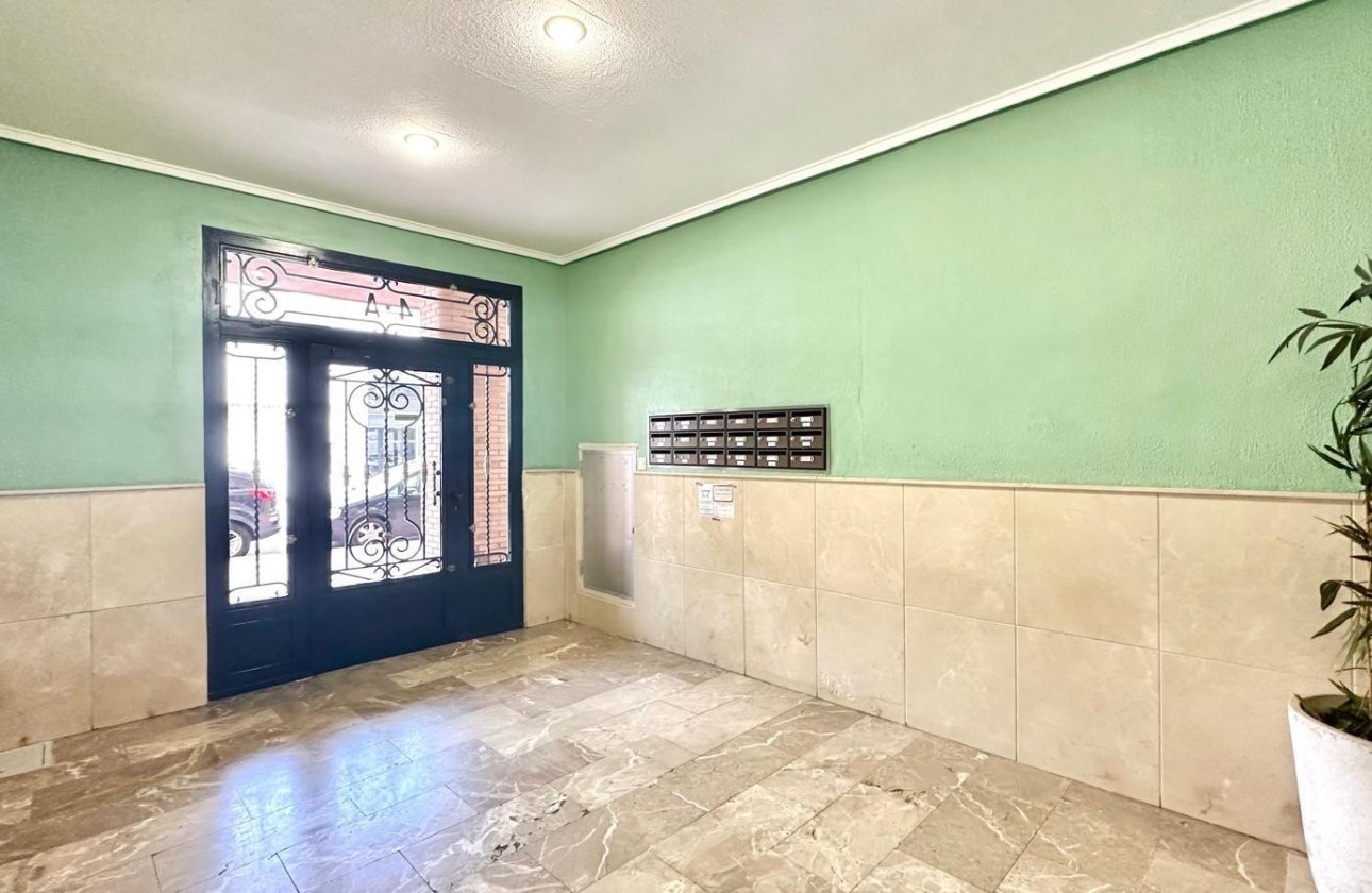 Revente - Appartement -
Torrevieja - Centro