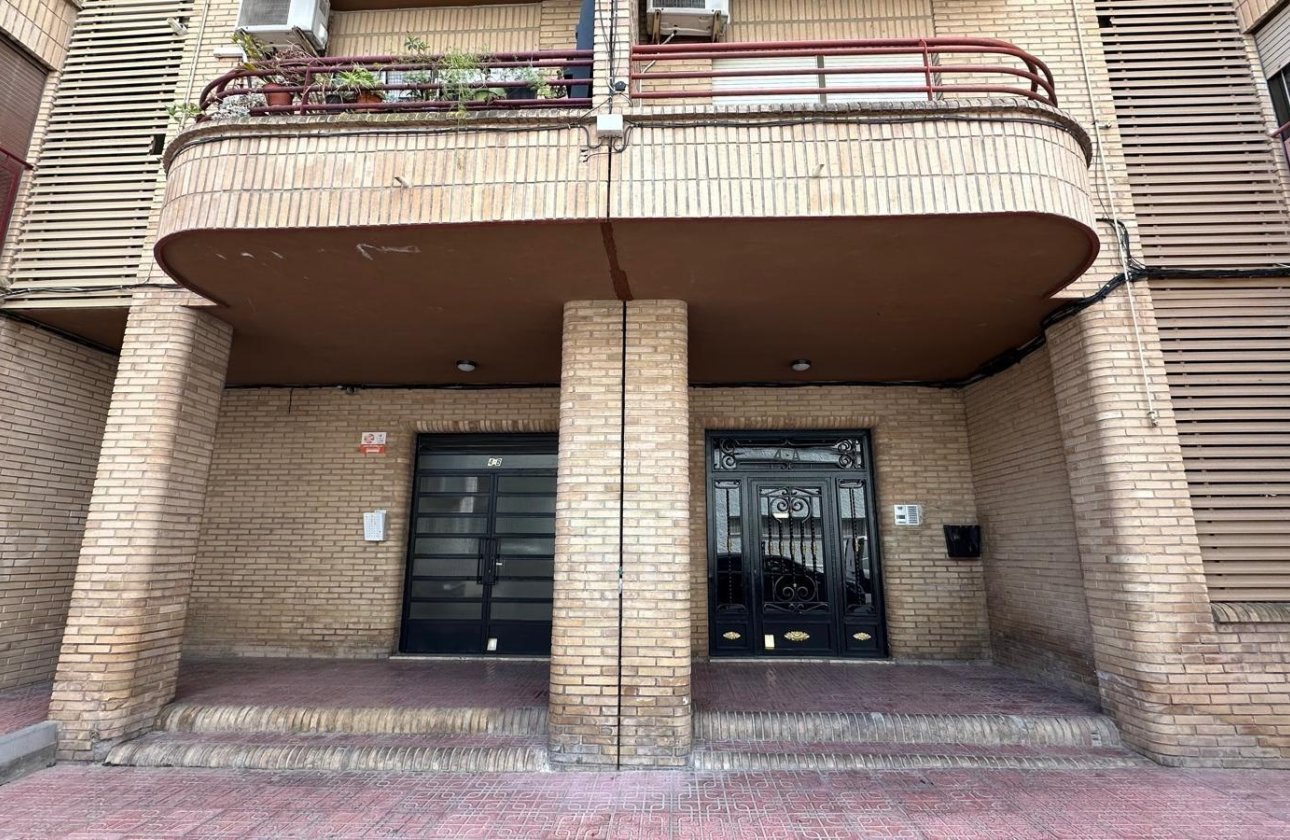 Revente - Appartement -
Torrevieja - Centro