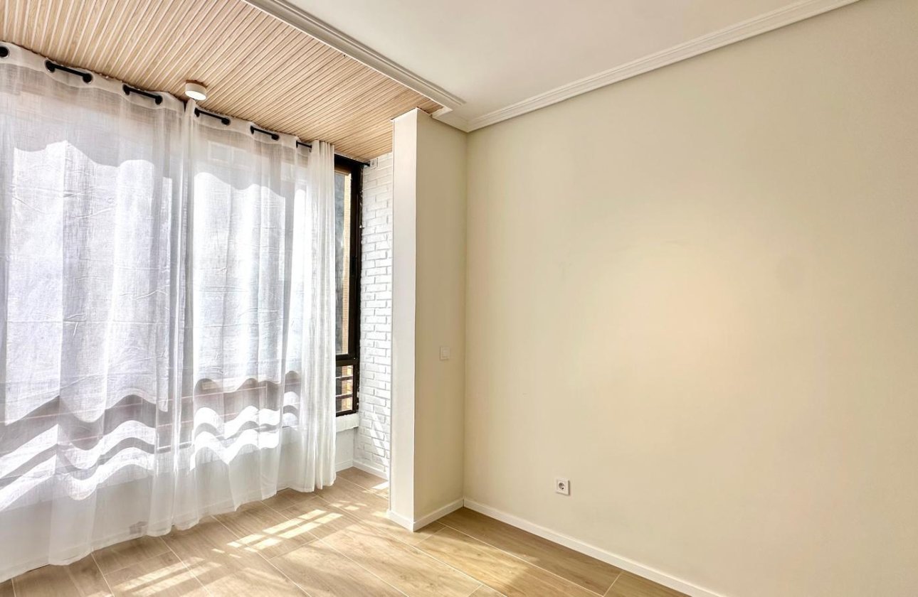 Revente - Appartement -
Torrevieja - Centro