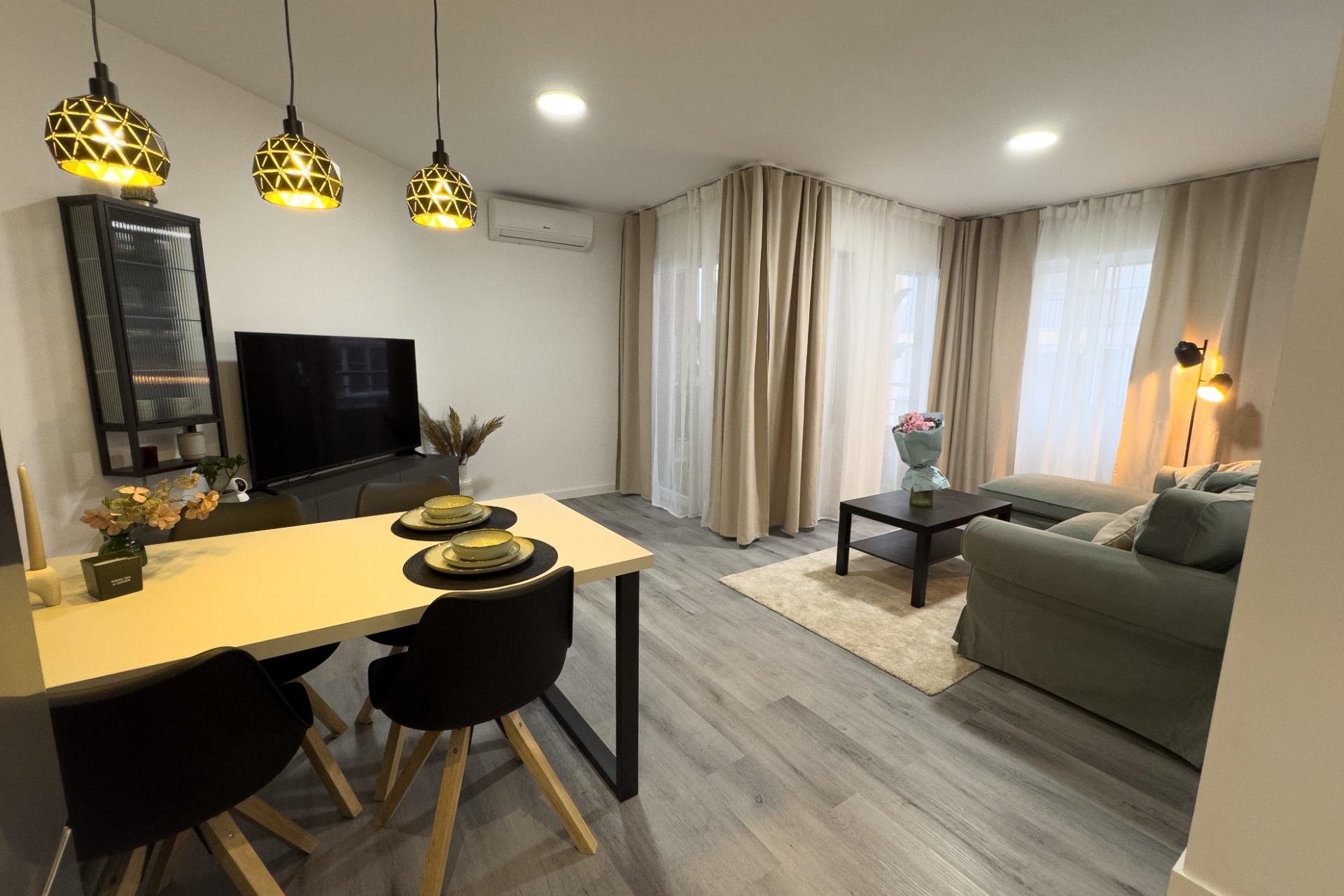 Revente - Appartement -
Torrevieja - Centro