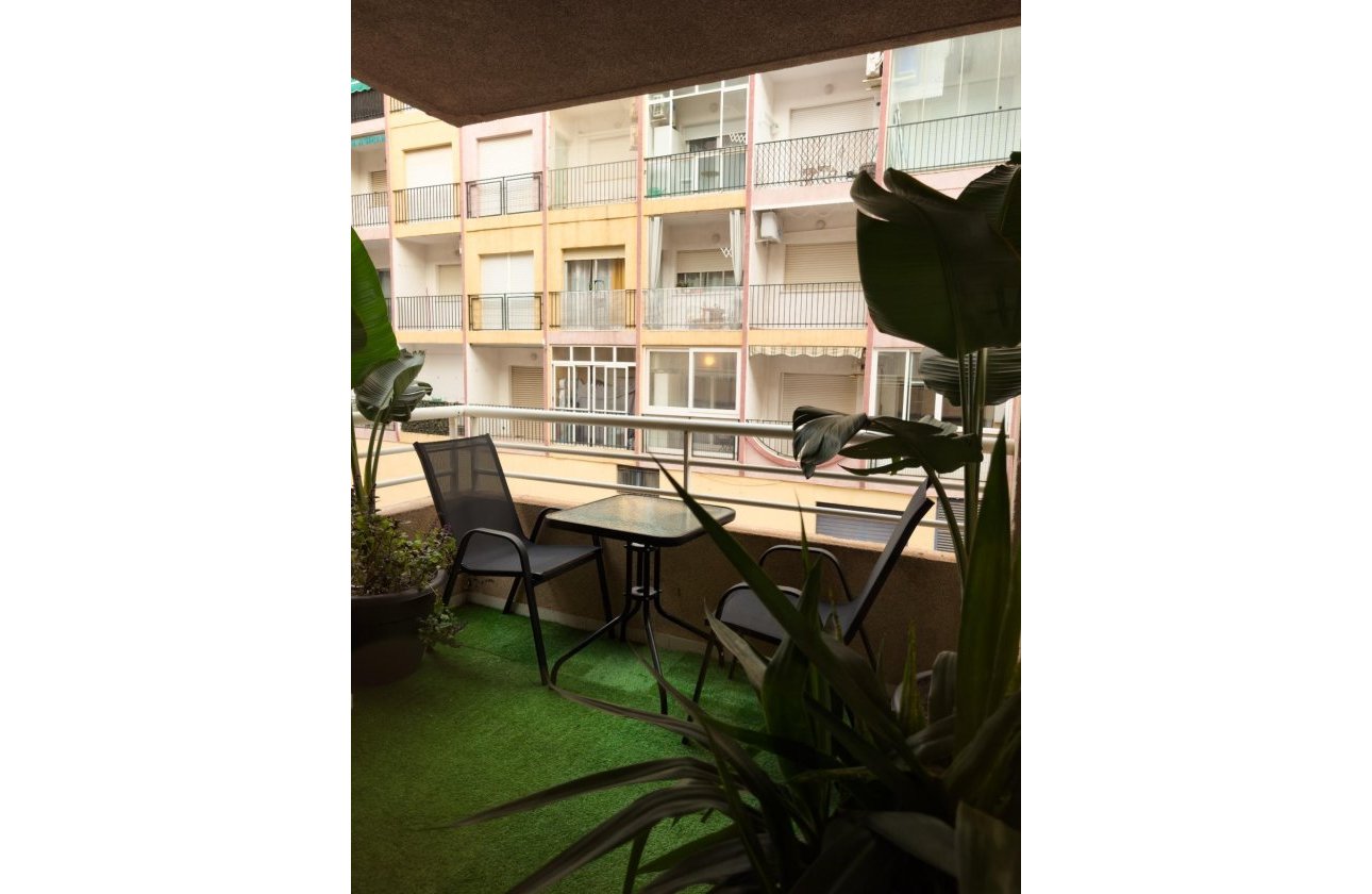 Revente - Appartement -
Torrevieja - Centro