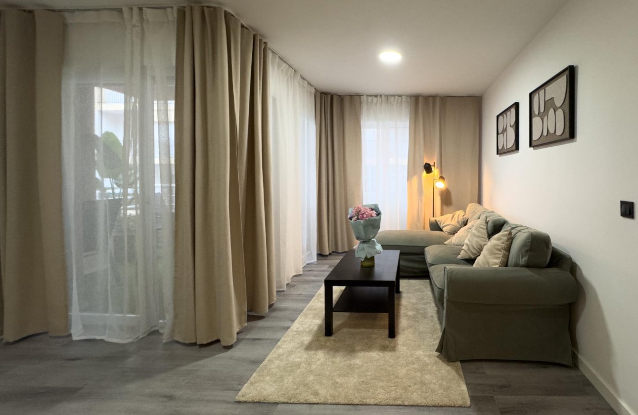 Revente - Appartement -
Torrevieja - Centro