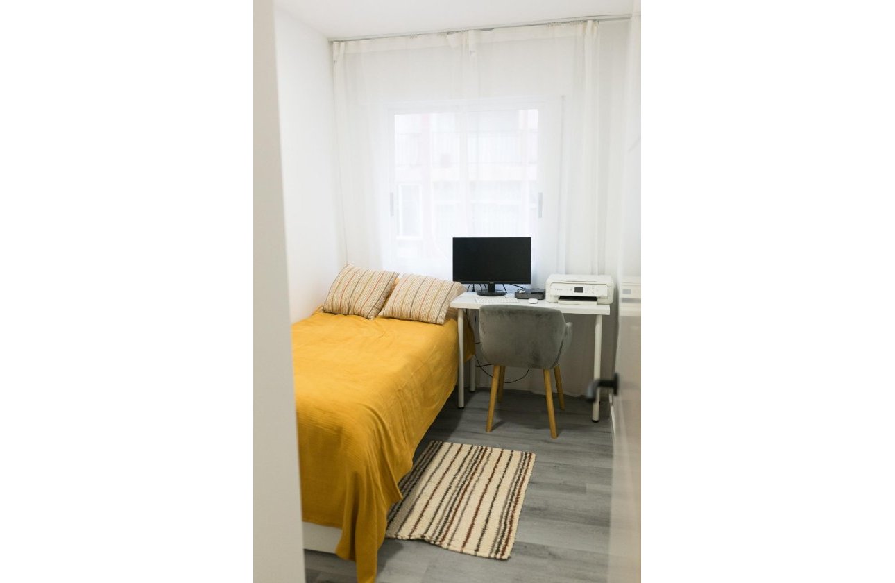 Revente - Appartement -
Torrevieja - Centro