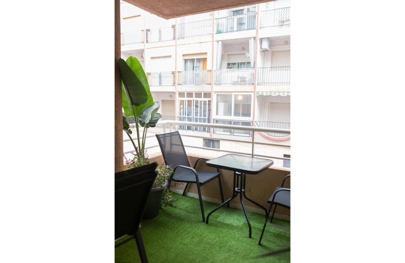 Revente - Appartement -
Torrevieja - Centro