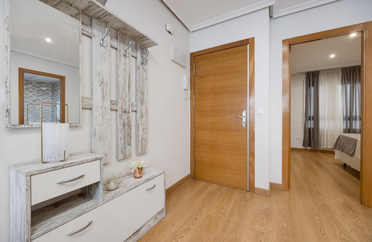 Revente - Appartement -
Torrevieja - Centro