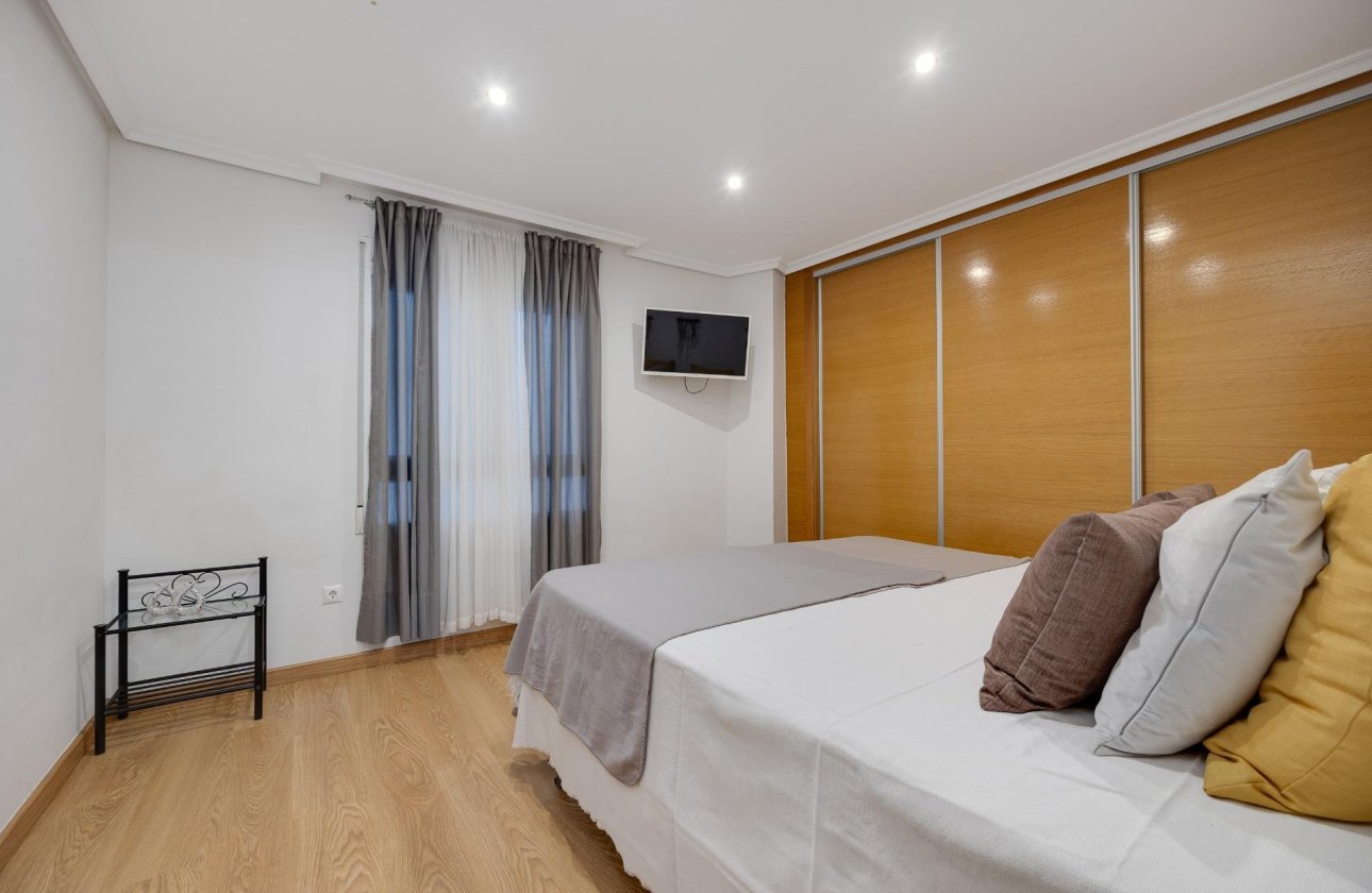 Revente - Appartement -
Torrevieja - Centro