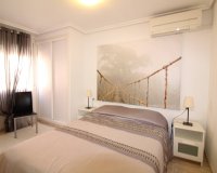 Revente - Appartement -
Torrevieja - Centro
