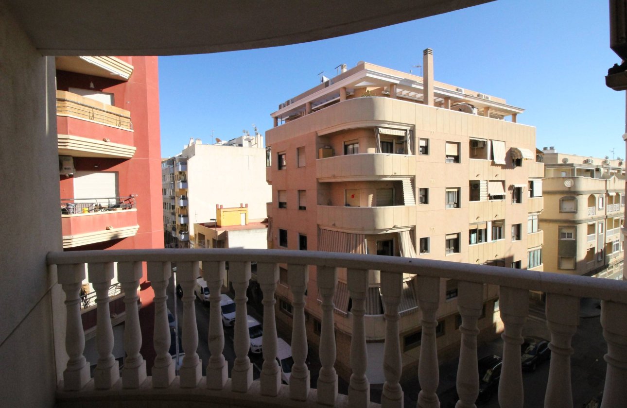 Revente - Appartement -
Torrevieja - Centro
