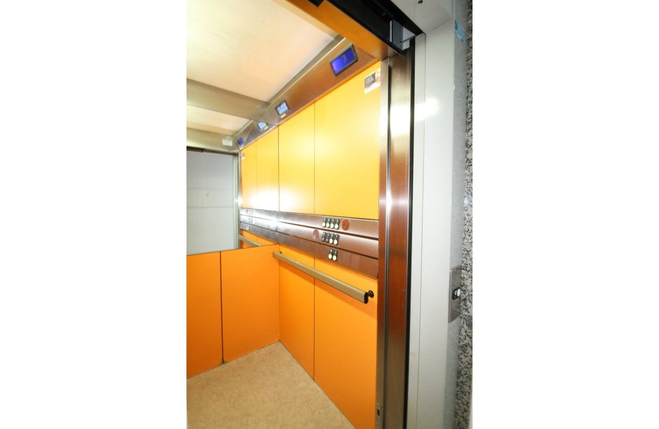 Revente - Appartement -
Torrevieja - Centro