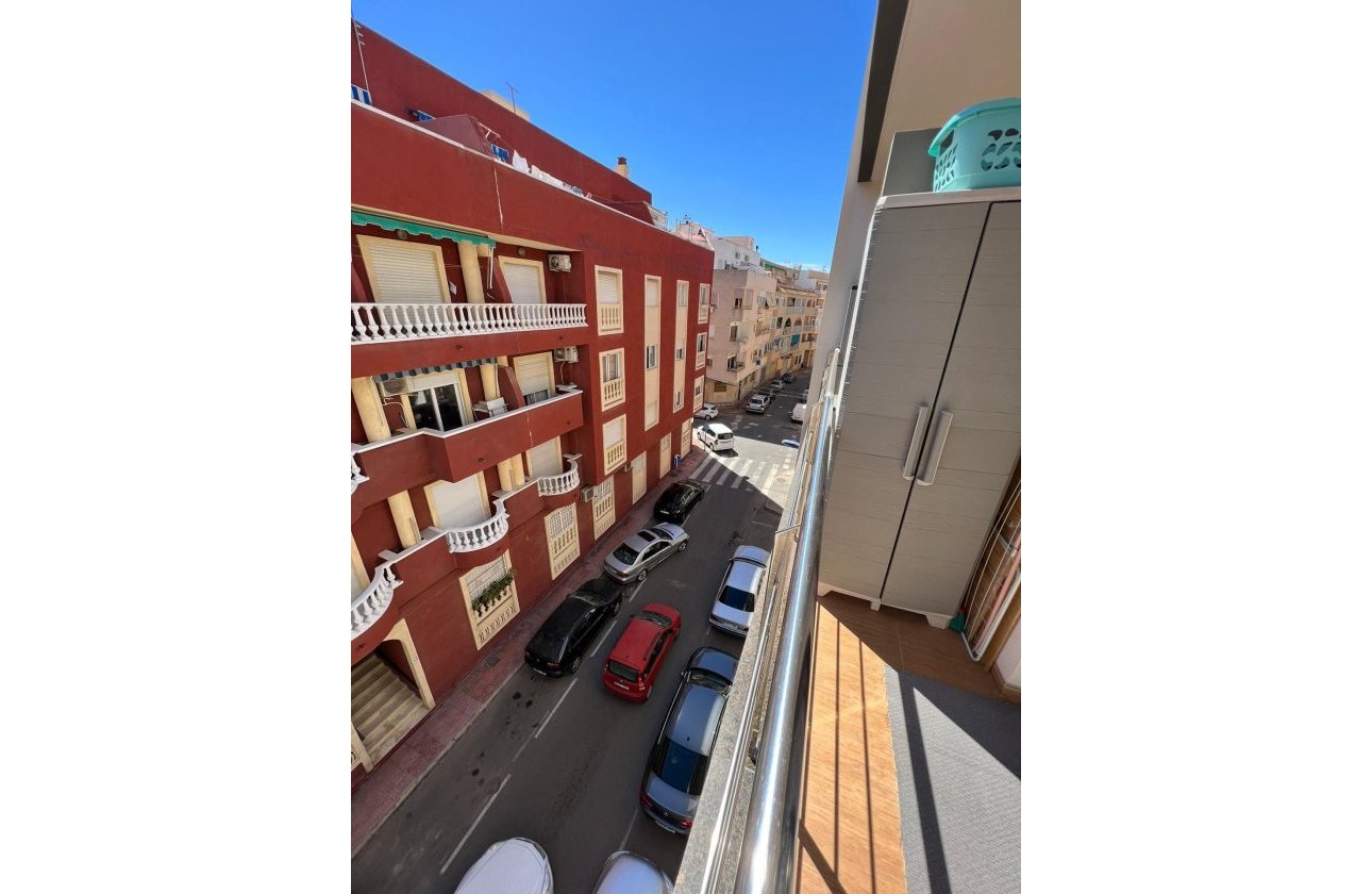 Revente - Appartement -
Torrevieja - Centro