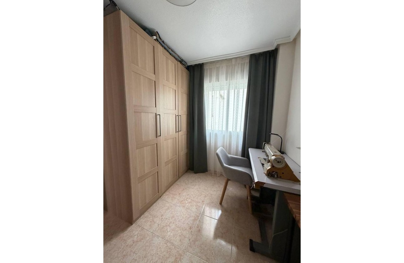 Revente - Appartement -
Torrevieja - Centro