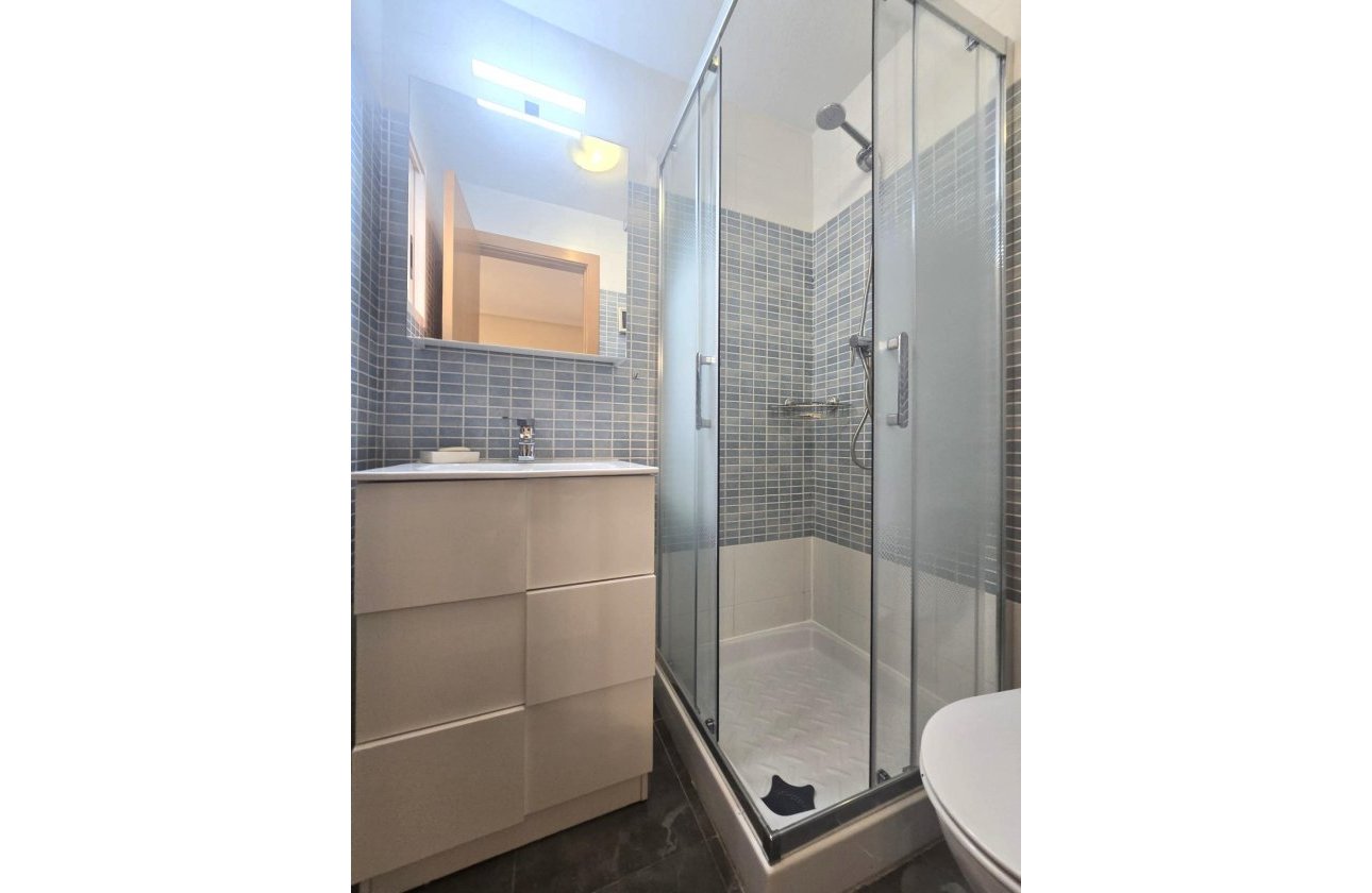 Revente - Appartement -
Torrevieja - Centro