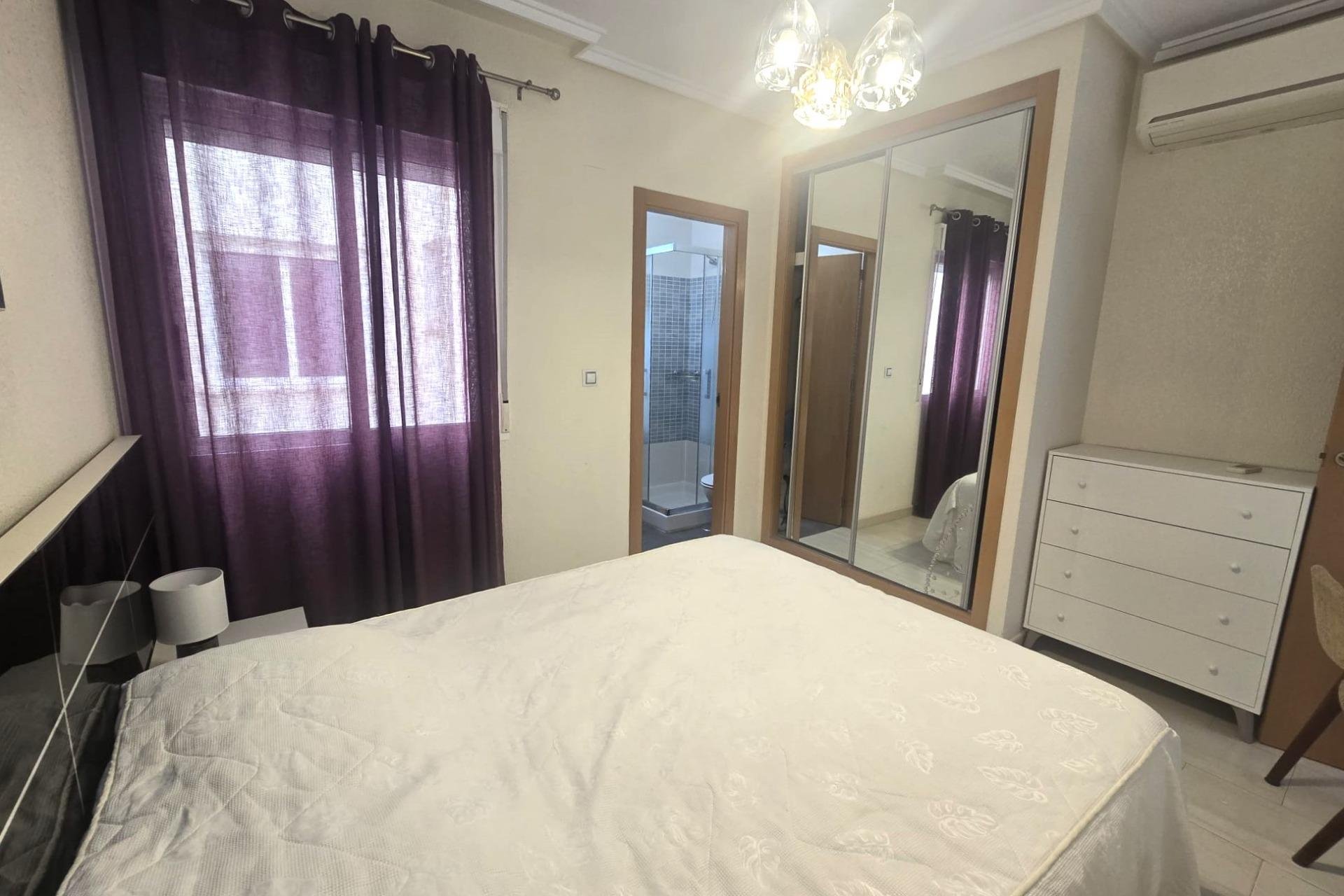 Revente - Appartement -
Torrevieja - Centro
