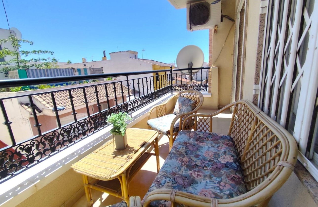 Revente - Appartement -
Torrevieja - Centro