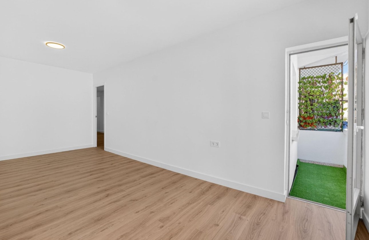 Revente - Appartement -
Torrevieja - Centro