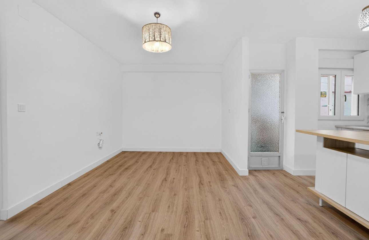 Revente - Appartement -
Torrevieja - Centro