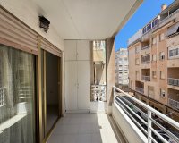Revente - Appartement -
Torrevieja - Centro