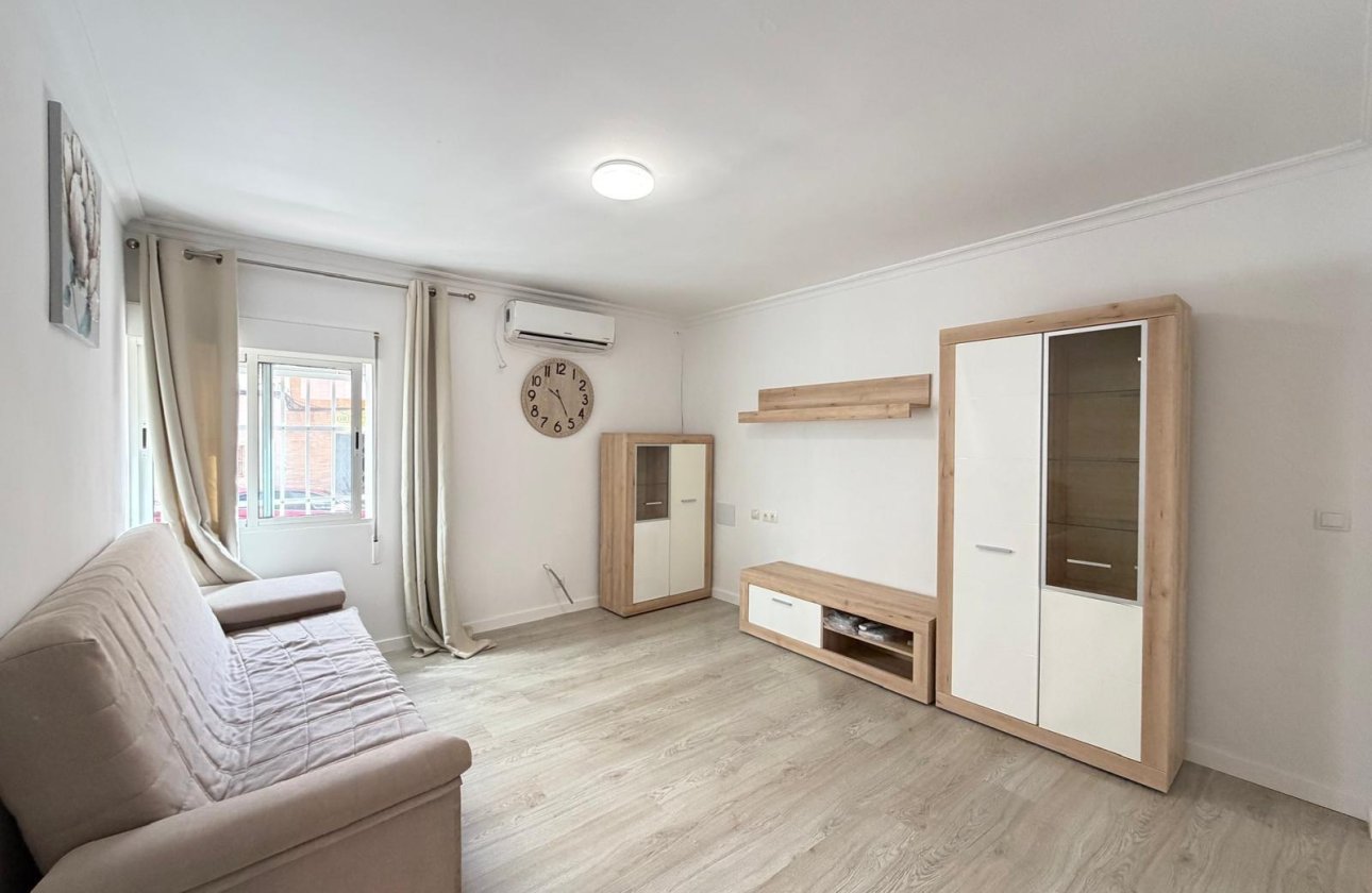Revente - Appartement -
Torrevieja - Centro