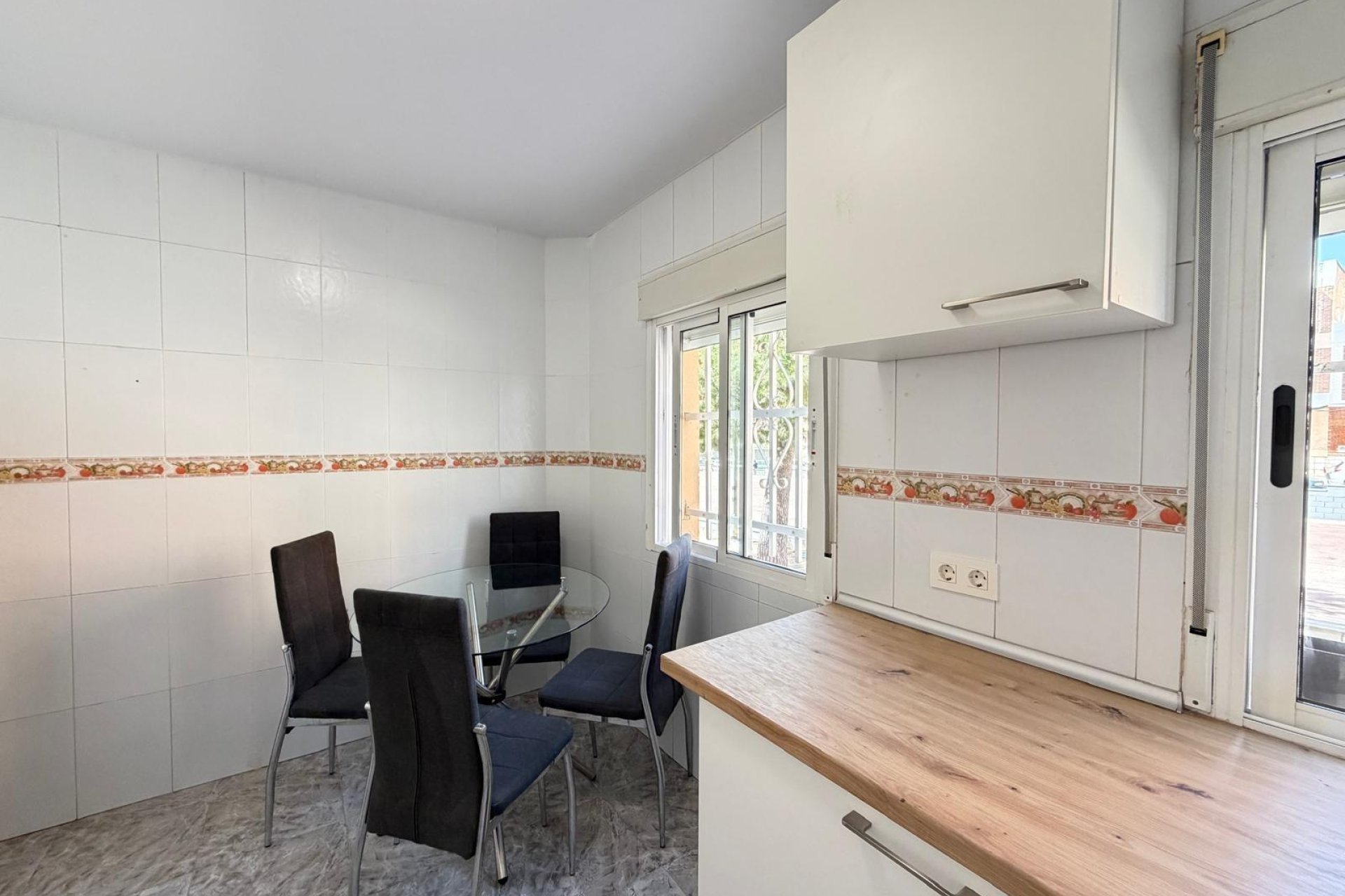 Revente - Appartement -
Torrevieja - Centro