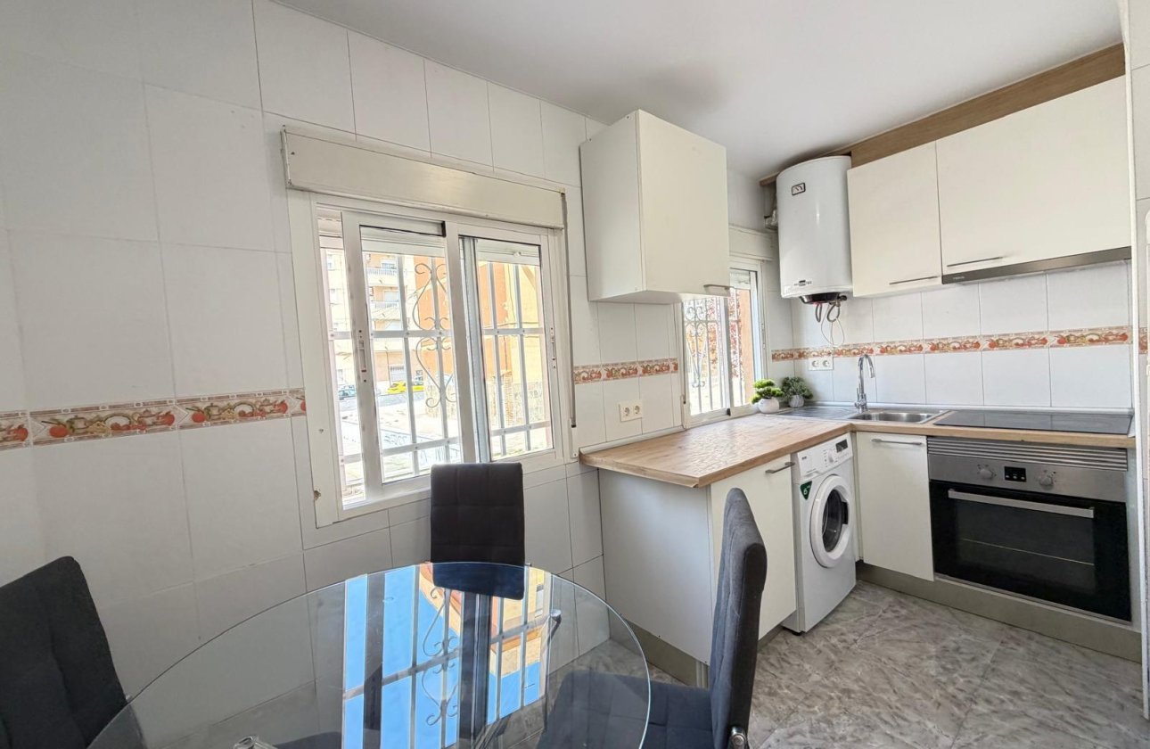 Revente - Appartement -
Torrevieja - Centro