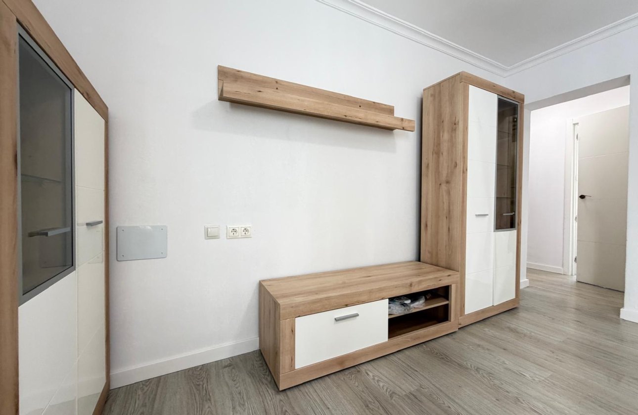 Revente - Appartement -
Torrevieja - Centro
