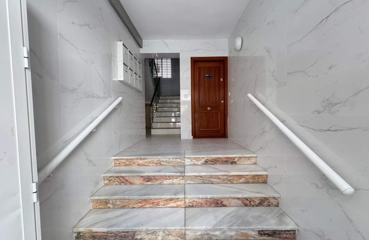 Revente - Appartement -
Torrevieja - Centro