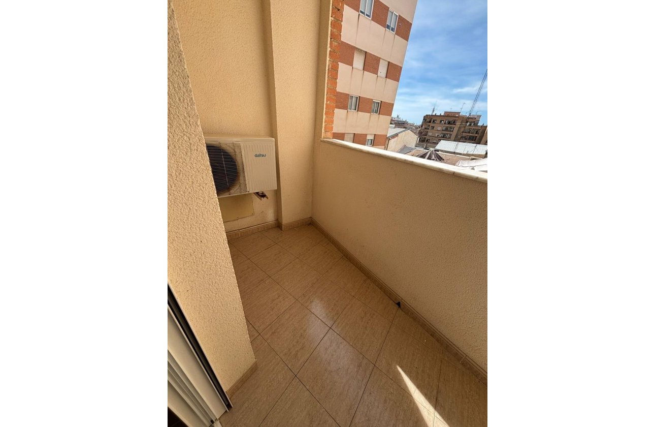 Revente - Appartement -
Torrevieja - Centro