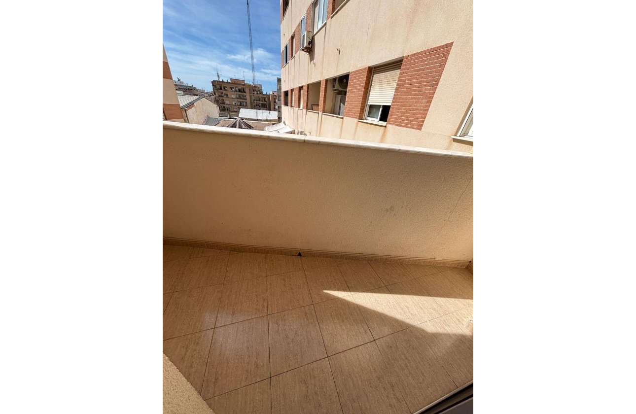 Revente - Appartement -
Torrevieja - Centro