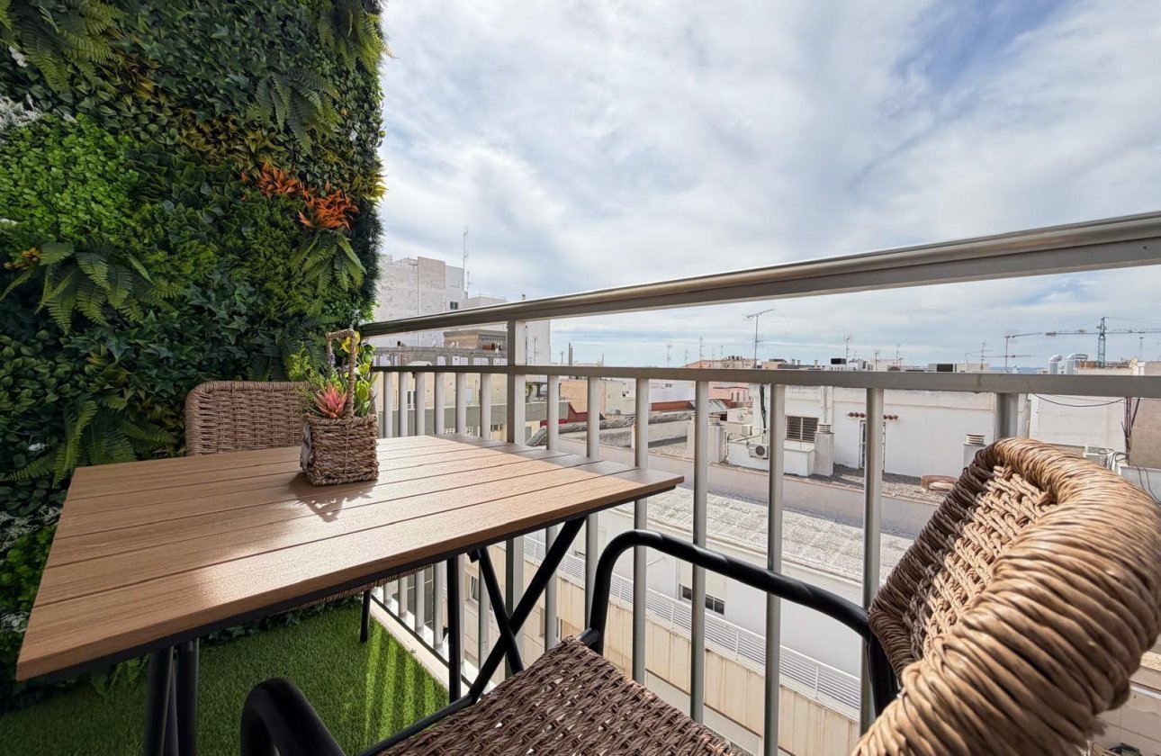 Revente - Appartement -
Torrevieja - Centro