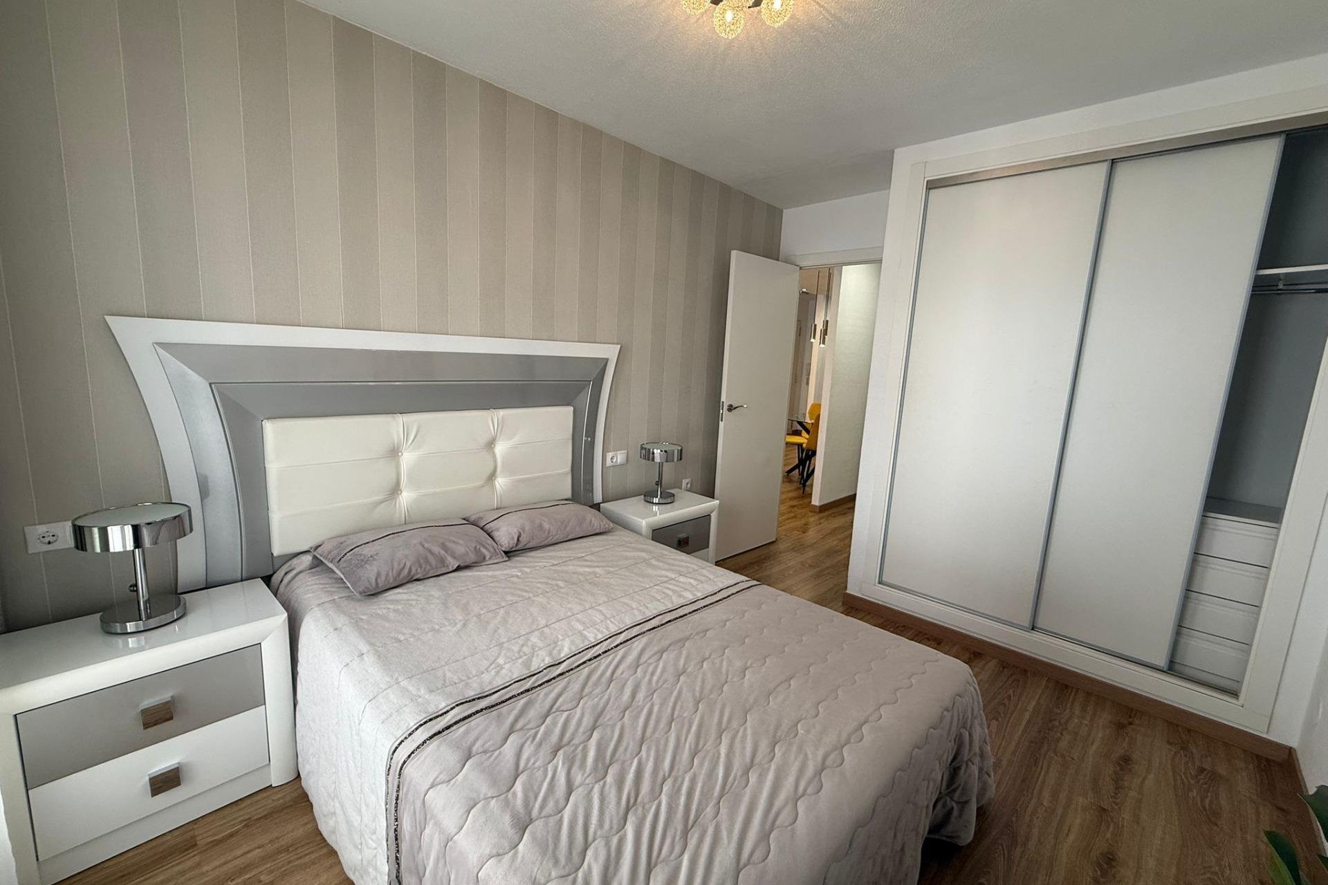 Revente - Appartement -
Torrevieja - Centro