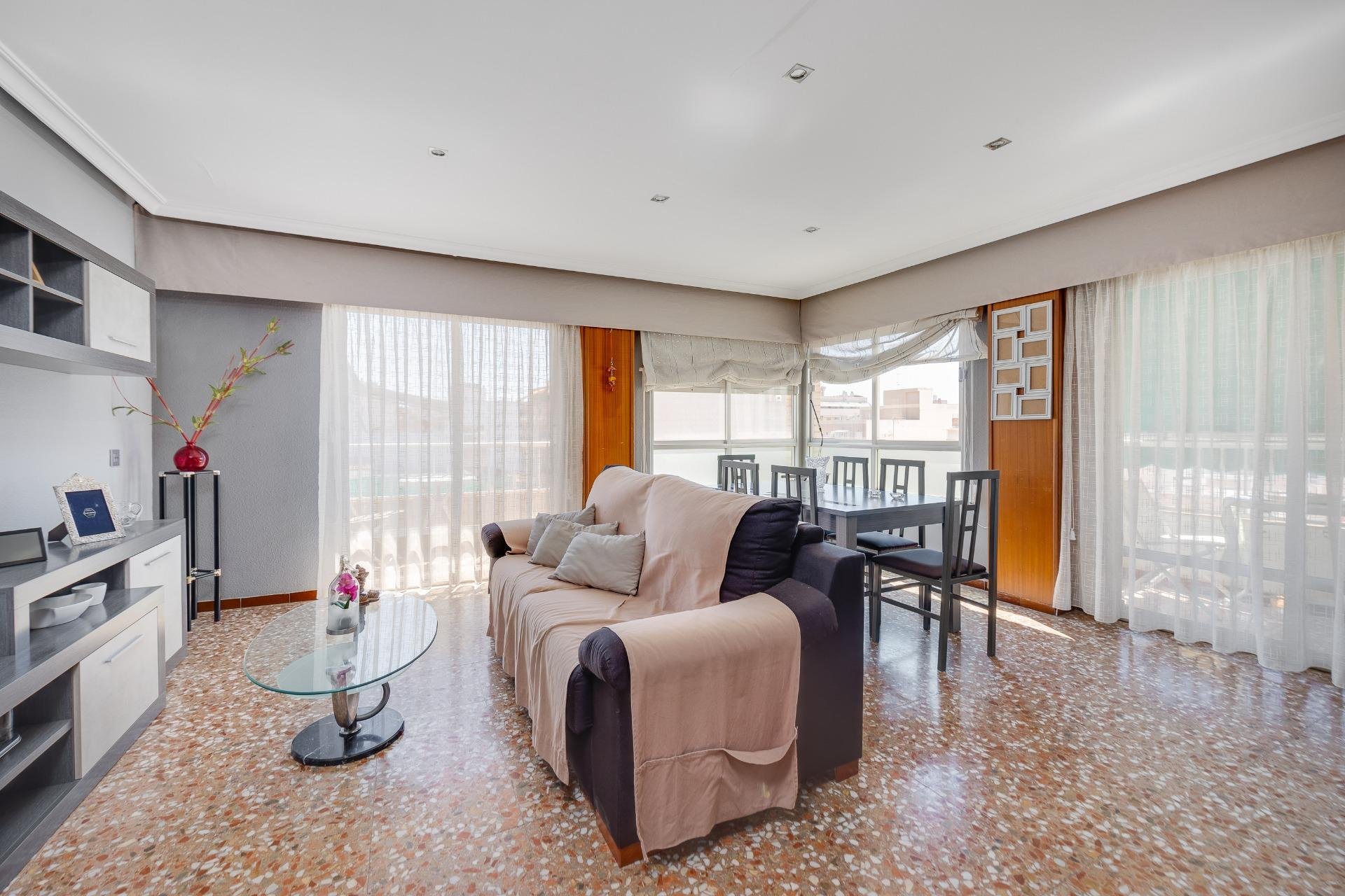 Revente - Appartement -
Torrevieja - Centro